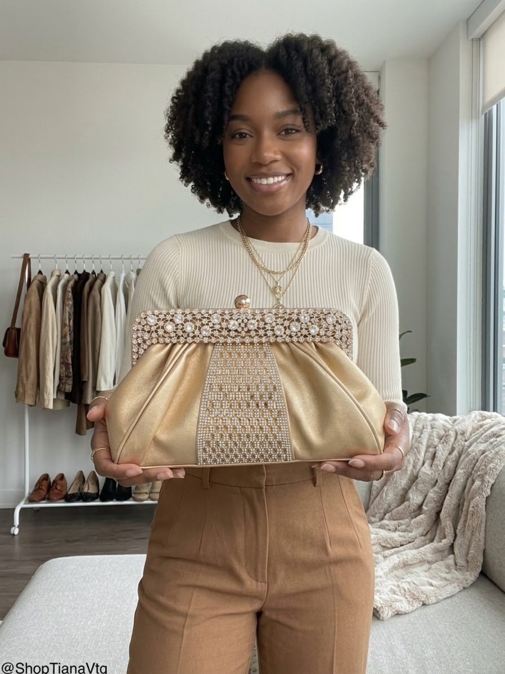 Elegant Gold Embellished Evening Clutch